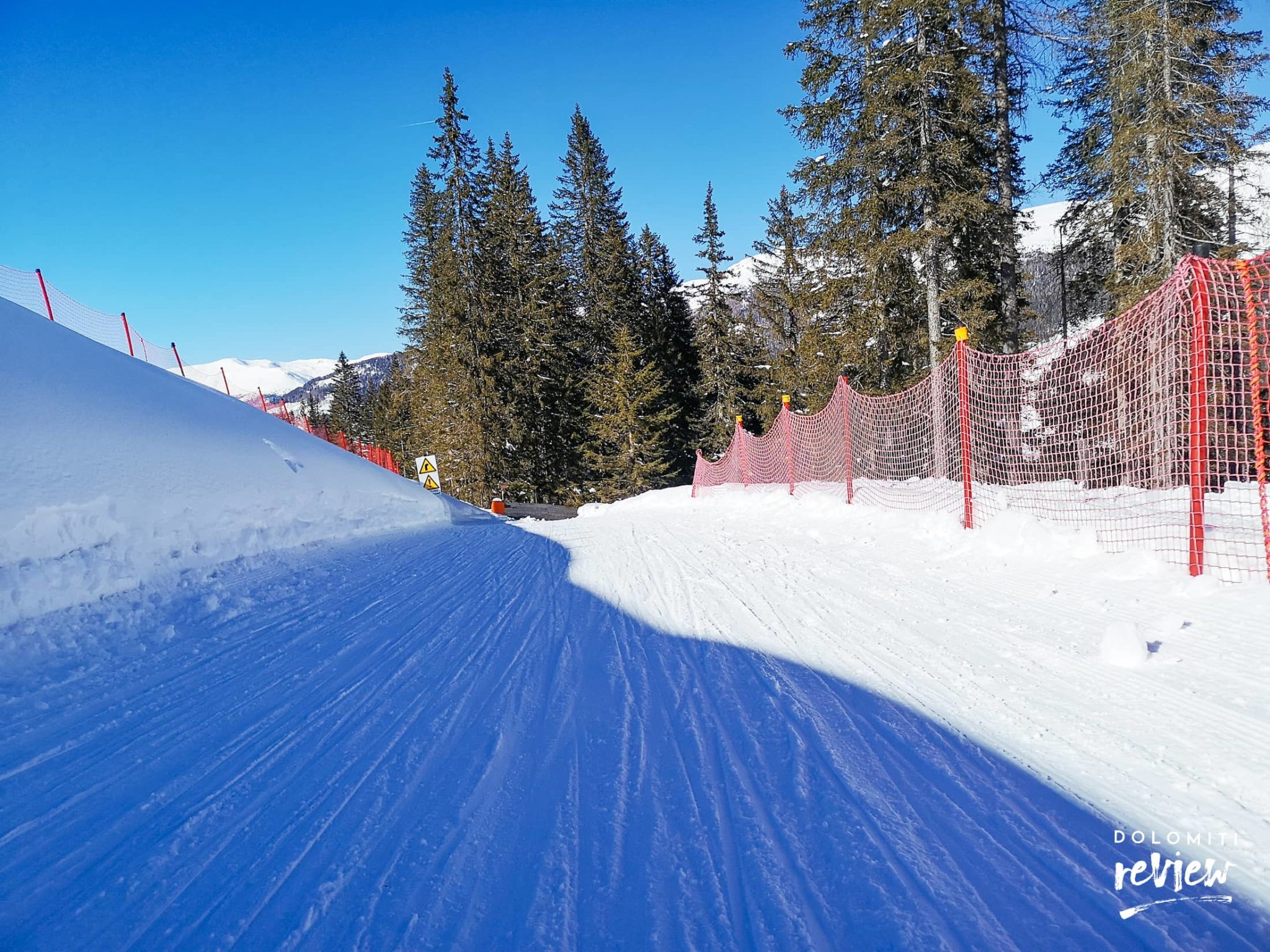 Slittino Da Neve Ad Alta Velocità Con Maniglia – Tavola In Polietilene 63x33 Cm, Per Ghiaccio E Sabbia, Per Tutta La Famiglia