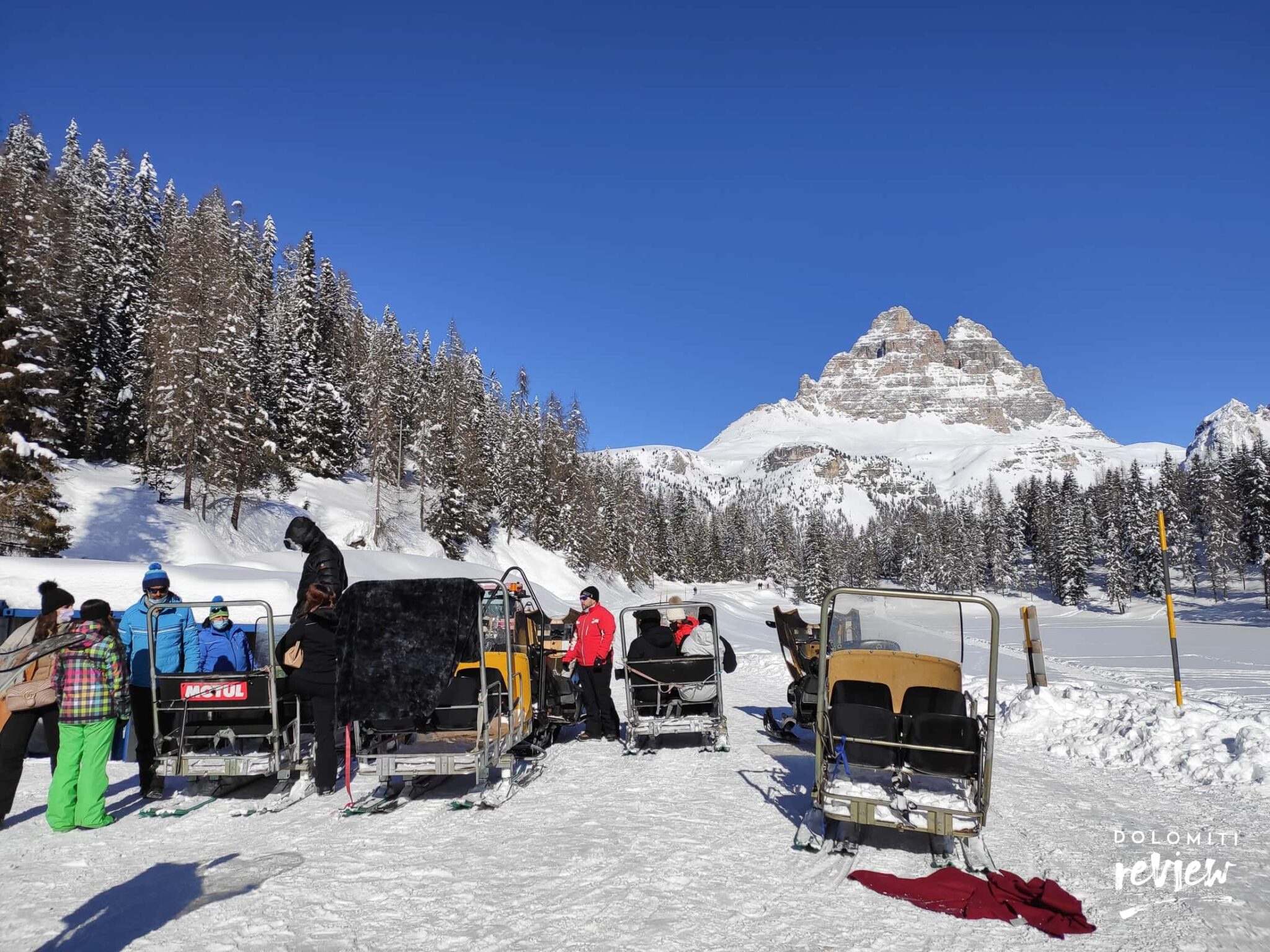 Alle Tre Cime di Lavaredo in motoslitta