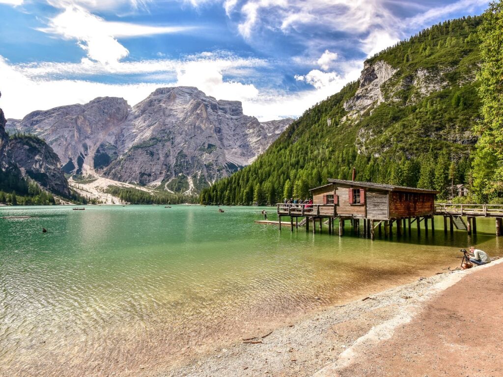 Come arrivare al Lago di Braies (estate 2020) in macchina, bus navetta, bici e a piedi Come arrivare al Lago di Braies (estate 2020) in macchina, bus navetta, bici e a piedi